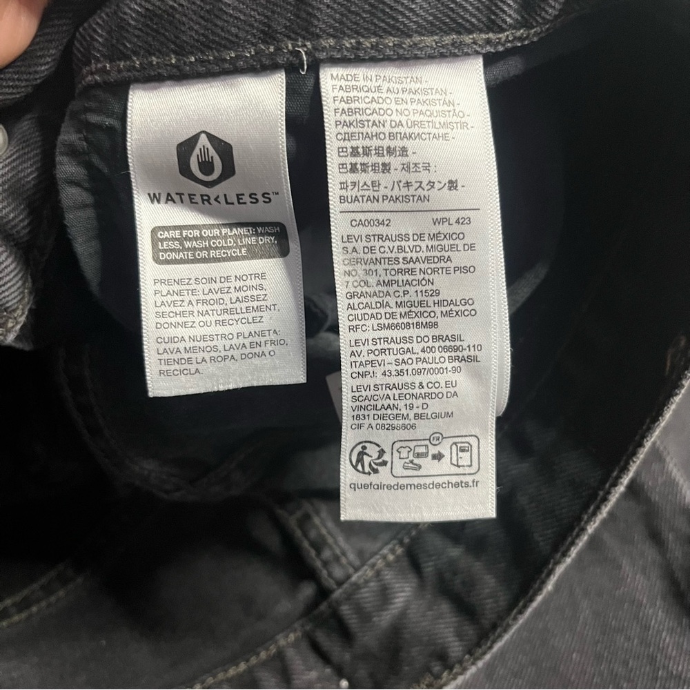 Levi's Straight Black Jeans Women's Sz 26 x 31 - Picture 4 of 8